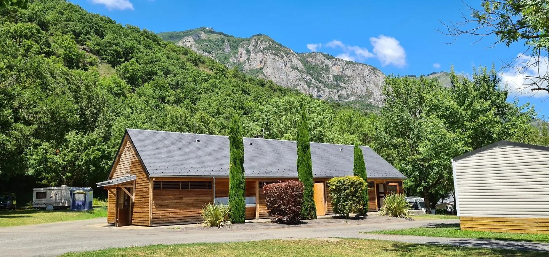 Camping Familial - Parc Aquatique - Grande Aire De Jeux A La Montagne Agos-Vidalos