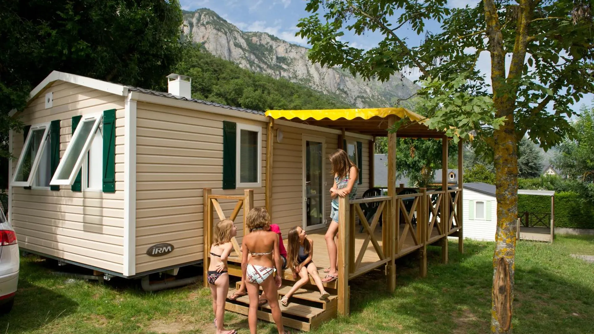 Camping Familial - Parc Aquatique - Grande Aire De Jeux A La Montagne Agos-Vidalos